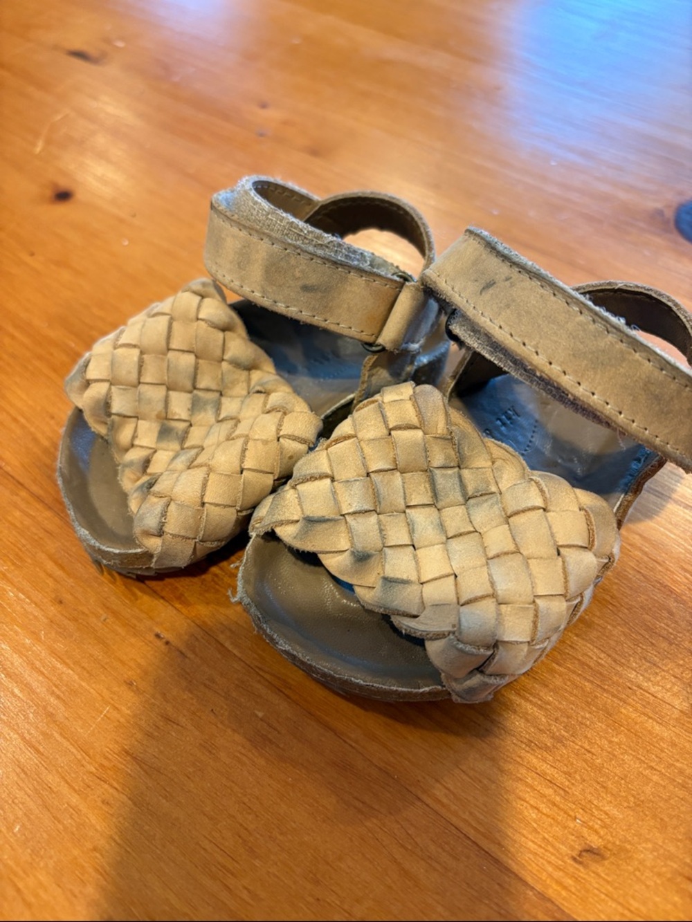 Kit & kat toddler sandals size 4